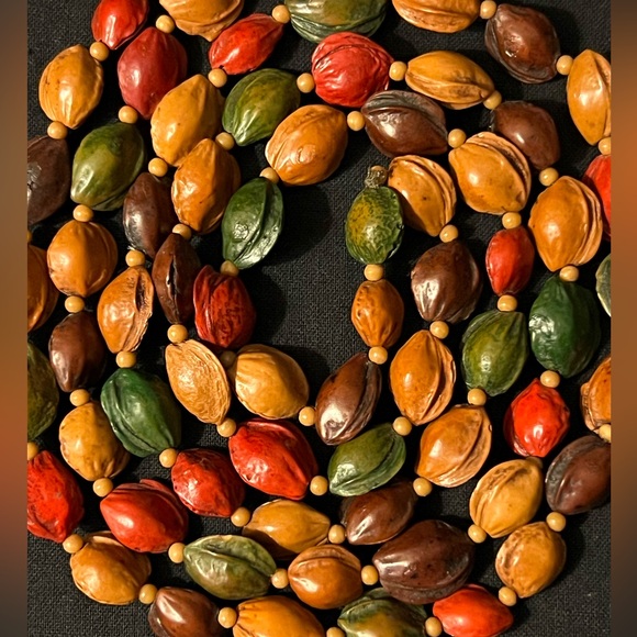 Vintage Painted Nut Necklace - Picture 7 of 10